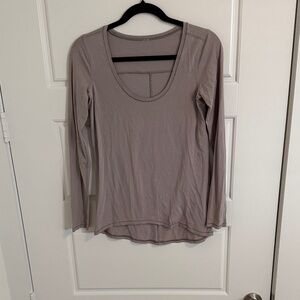 Women's Long Sleeve Scoop Neck Top - Taupe